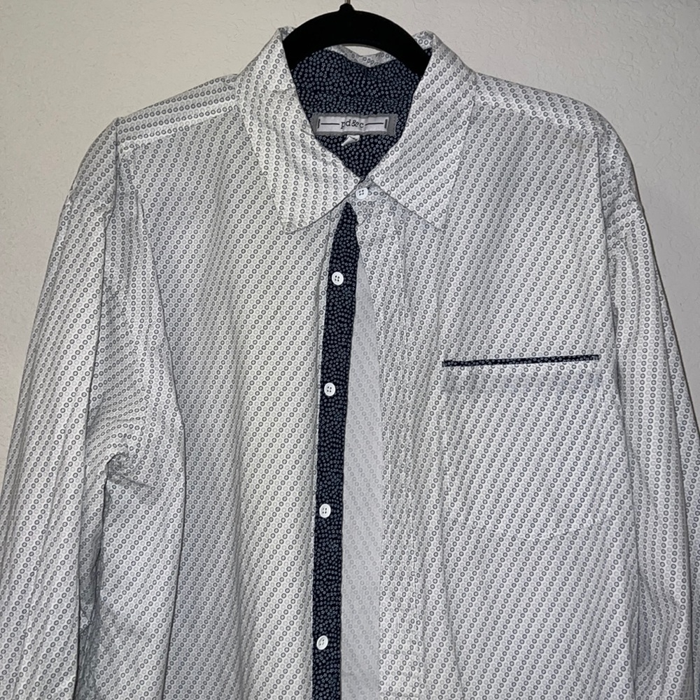 Men’s PD&C button down. Size ex ex L. White and navy